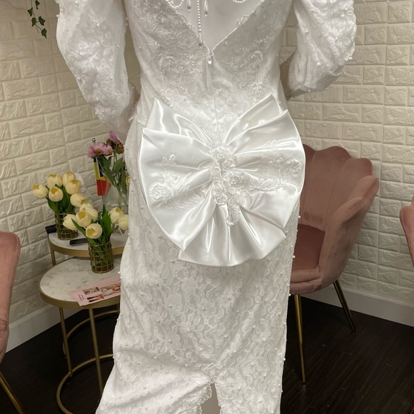 Vintage Pearl Wedding Gown - Picture 6 of 8